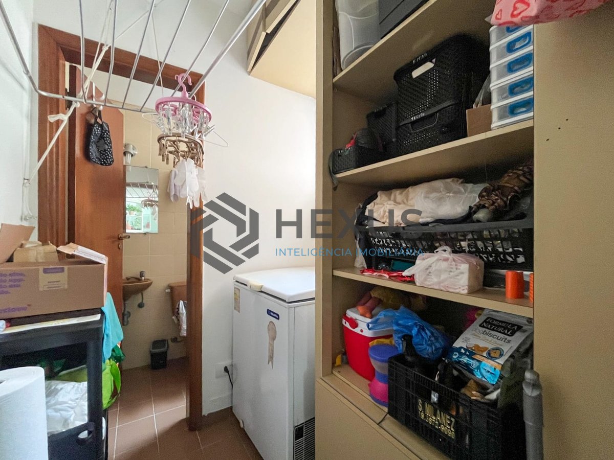 Foto 26 de Apartamento com varanda e lazer na Praia das Pitangueiras, Guaruja