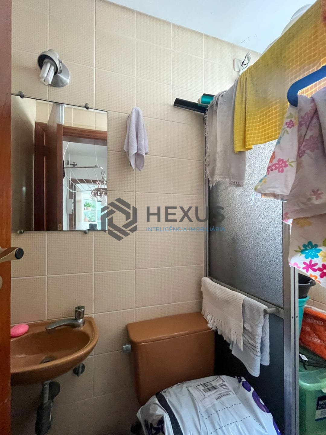 Foto 27 de Apartamento com varanda e lazer na Praia das Pitangueiras, Guaruja