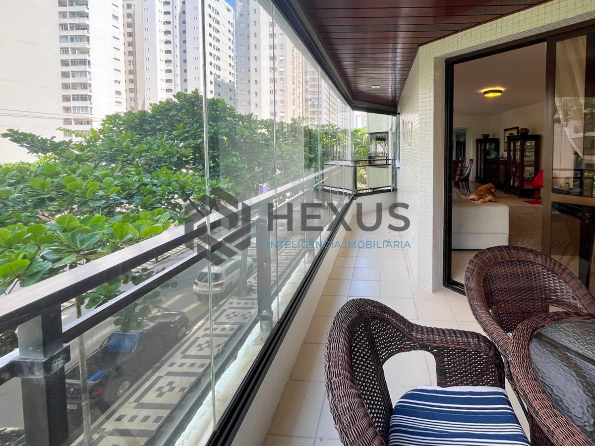 Foto 7 de Apartamento com varanda e lazer na Praia das Pitangueiras, Guaruja