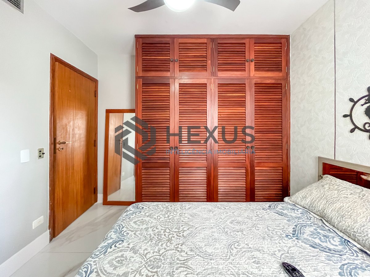 Foto 27 de Apartamento reformado com varanda vista mar e lazer na Praia das Pitangueiras, Guaruja