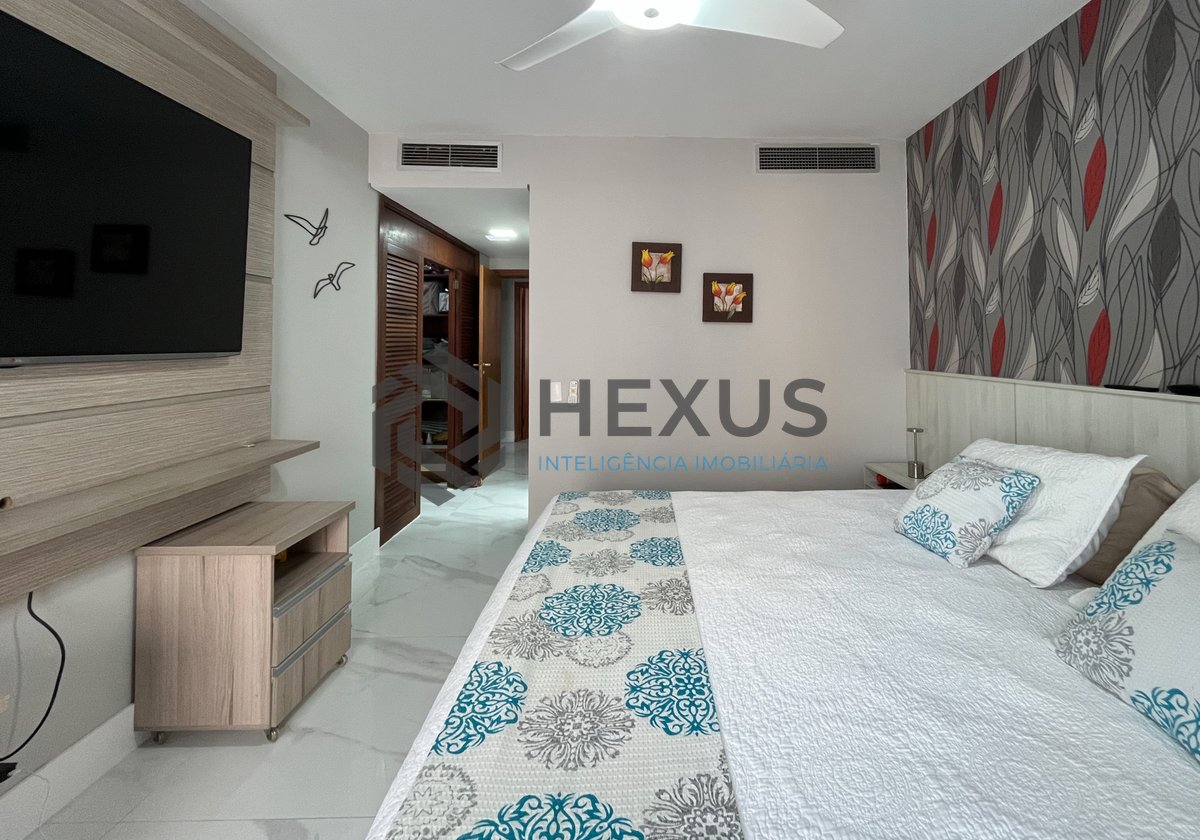 Foto 32 de Apartamento reformado com varanda vista mar e lazer na Praia das Pitangueiras, Guaruja
