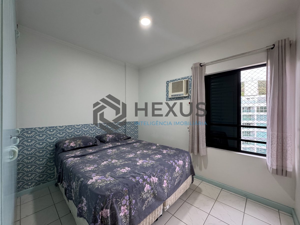 Foto 11 de Apartamento com varanda e lazer a duas quadras da Praia das Pitangueiras, Guaruja