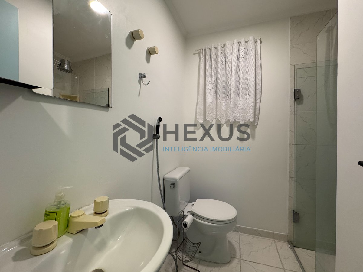 Foto 19 de Apartamento com varanda e lazer a duas quadras da Praia das Pitangueiras, Guaruja