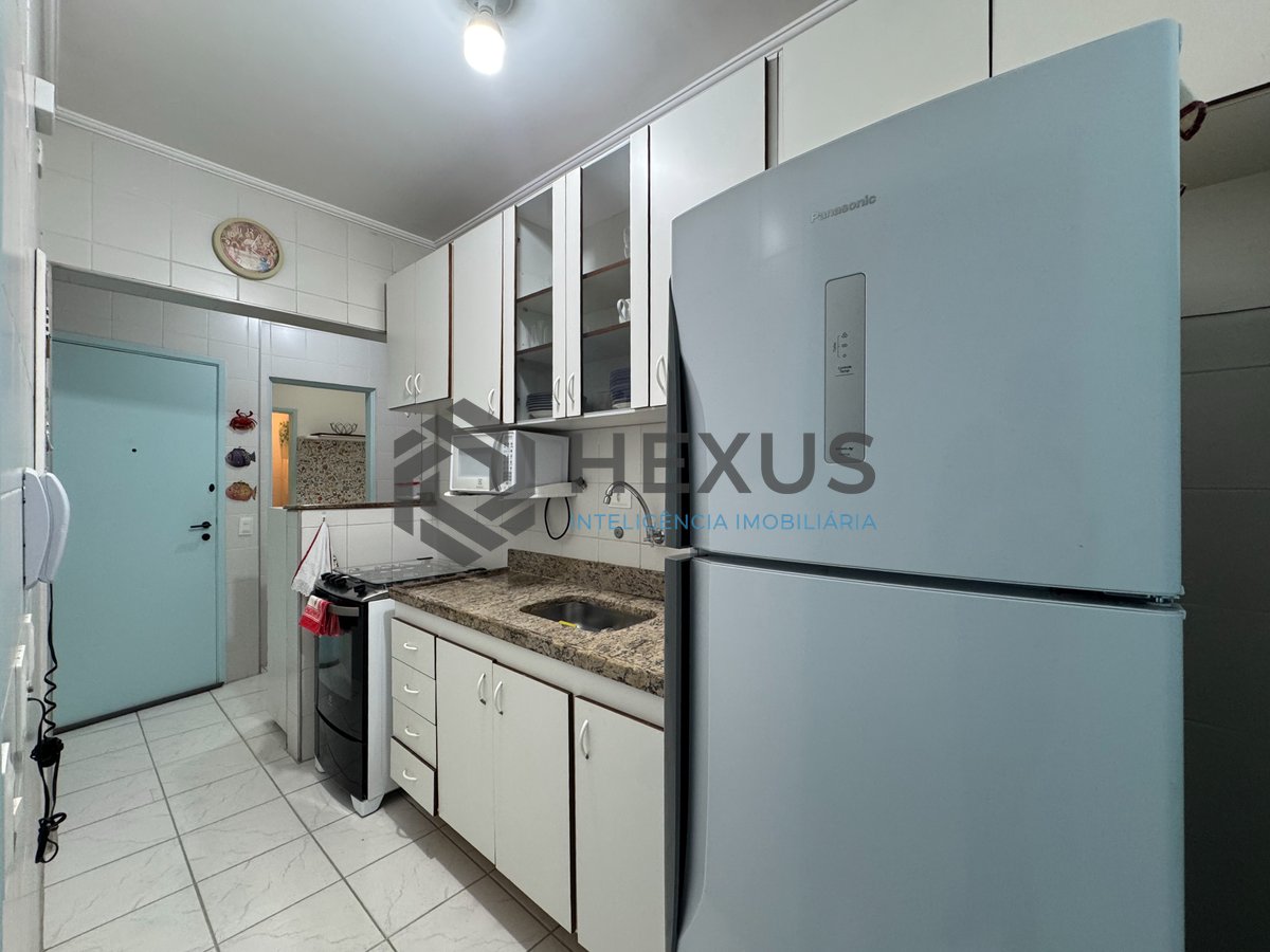 Foto 20 de Apartamento com varanda e lazer a duas quadras da Praia das Pitangueiras, Guaruja