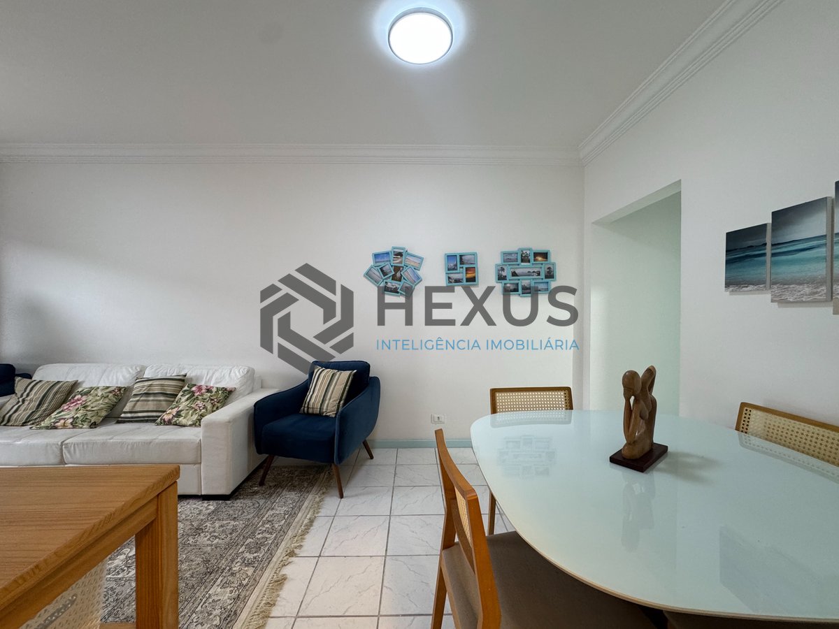 Foto 5 de Apartamento com varanda e lazer a duas quadras da Praia das Pitangueiras, Guaruja
