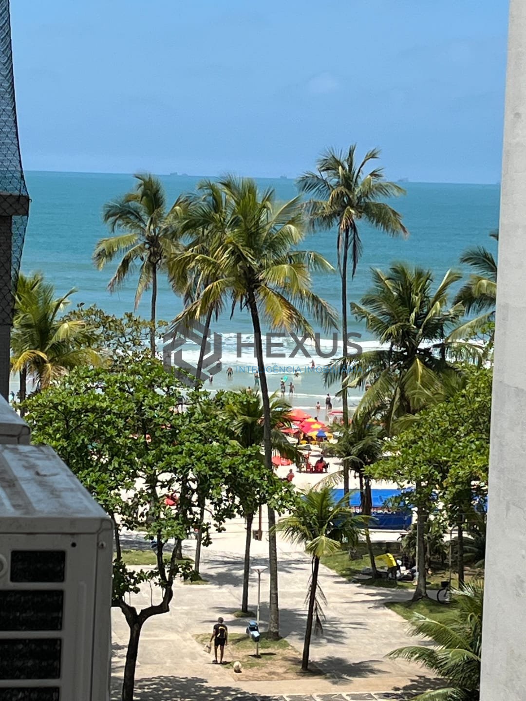 Foto 10 de Apartamento com vista mar na quadra mar da Praia das Pitangueiras, Guaruja