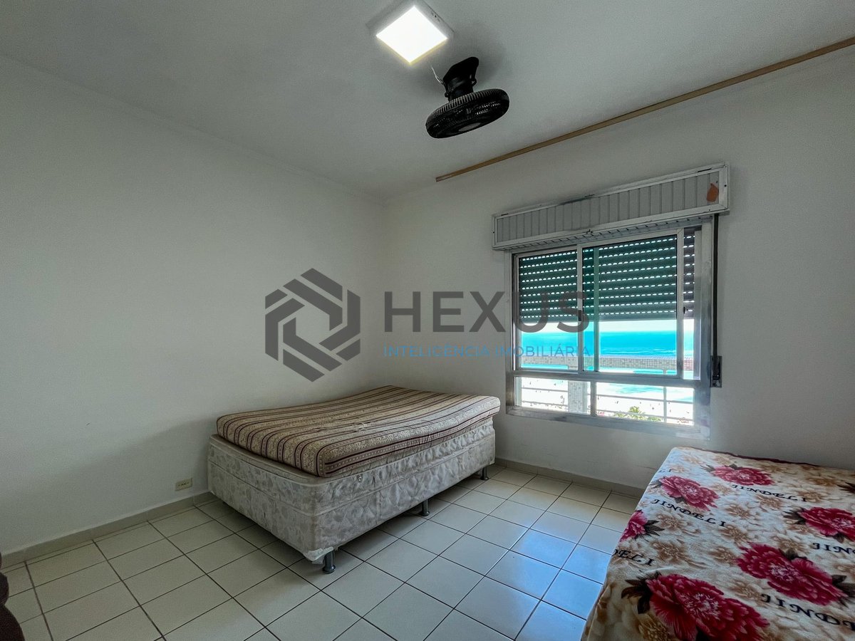 Foto 11 de Apartamento com varanda vista mar na beira mar da Praia das Pitangueiras, Guaruja