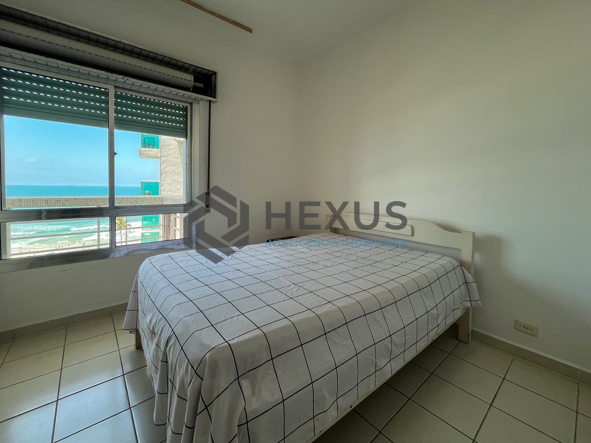 Foto 15 de Apartamento com varanda vista mar na beira mar da Praia das Pitangueiras, Guaruja