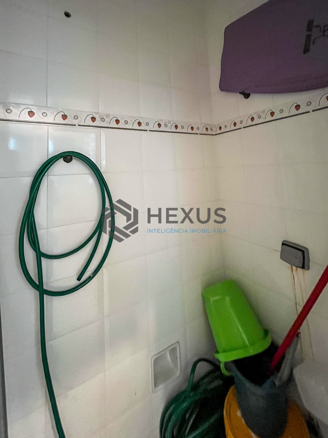 Foto 23 de Apartamento com varanda vista mar na beira mar da Praia das Pitangueiras, Guaruja