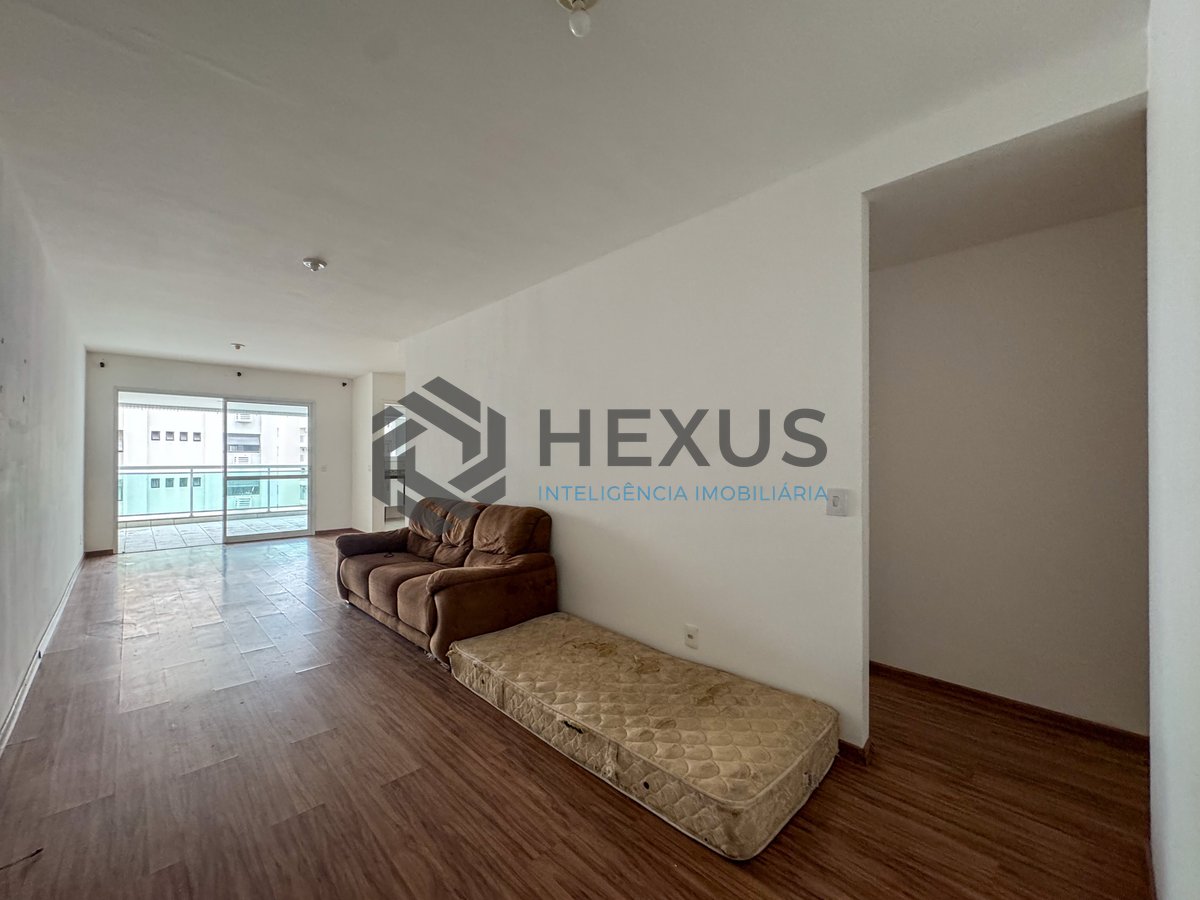 Foto 10 de Apartamento com varanda gourmet e lazer a duas quadras da Praia das Pitangueiras, Guaruja