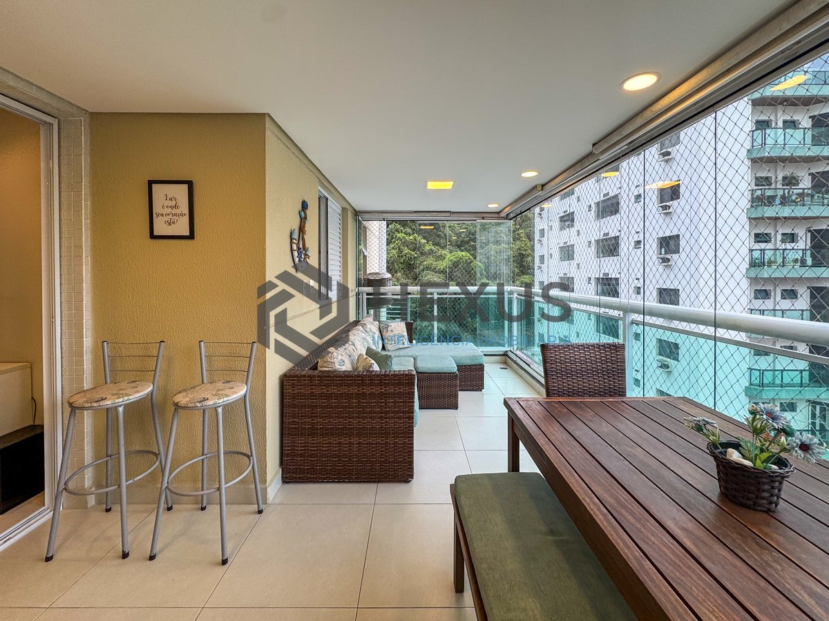 Foto 11 de Apartamento reformado com varanda gourmet e lazer a duas quadras da Praia das Pitangueiras, Guaruja