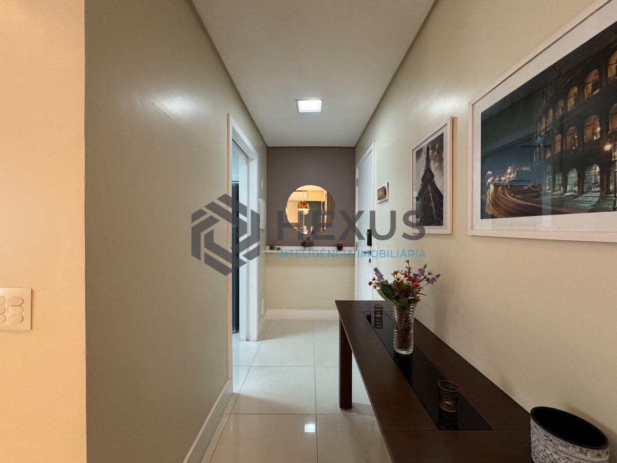 Foto 13 de Apartamento reformado com varanda gourmet e lazer a duas quadras da Praia das Pitangueiras, Guaruja