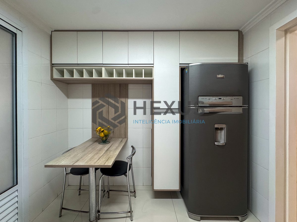 Foto 16 de Apartamento reformado com varanda gourmet e lazer a duas quadras da Praia das Pitangueiras, Guaruja