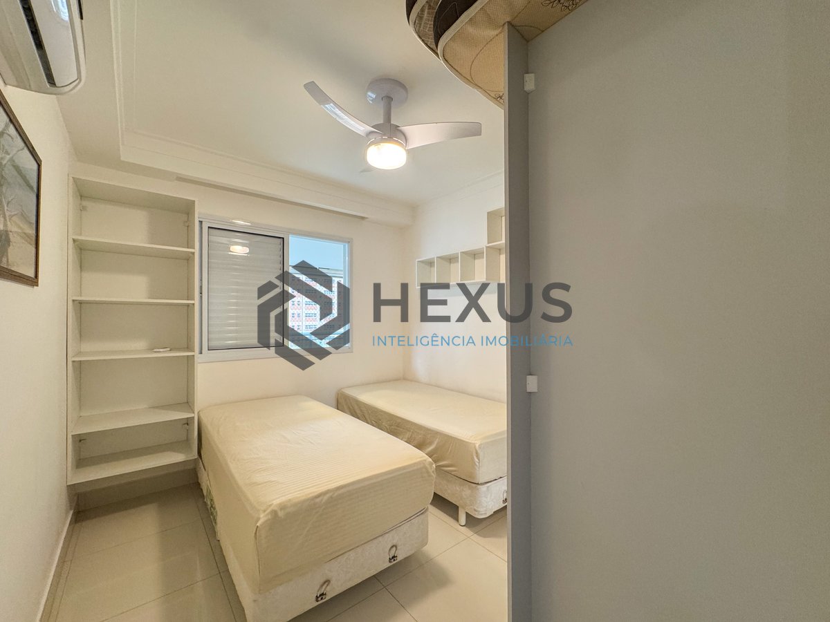 Foto 23 de Apartamento reformado com varanda gourmet e lazer a duas quadras da Praia das Pitangueiras, Guaruja