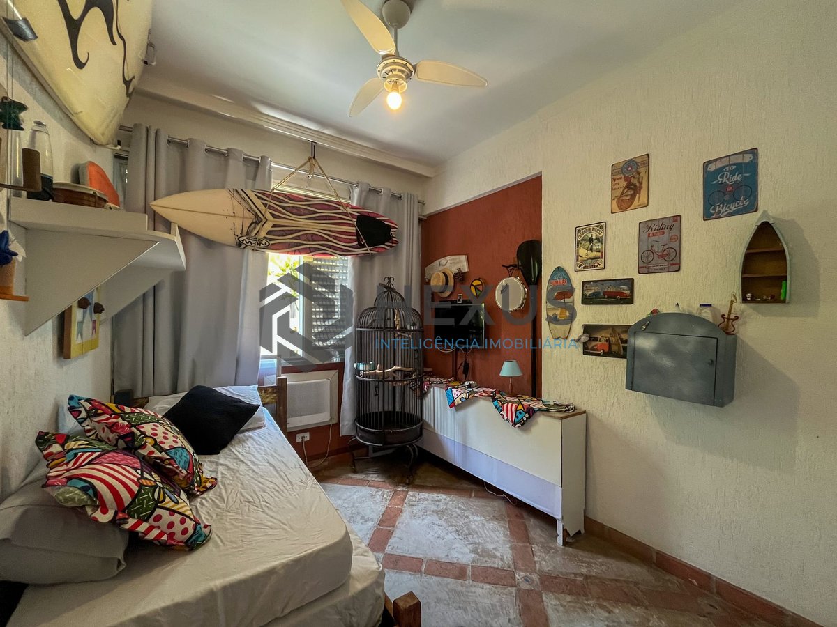 Foto 12 de Apartamento na quadra mar da Praia das Pitangueiras, Guaruja