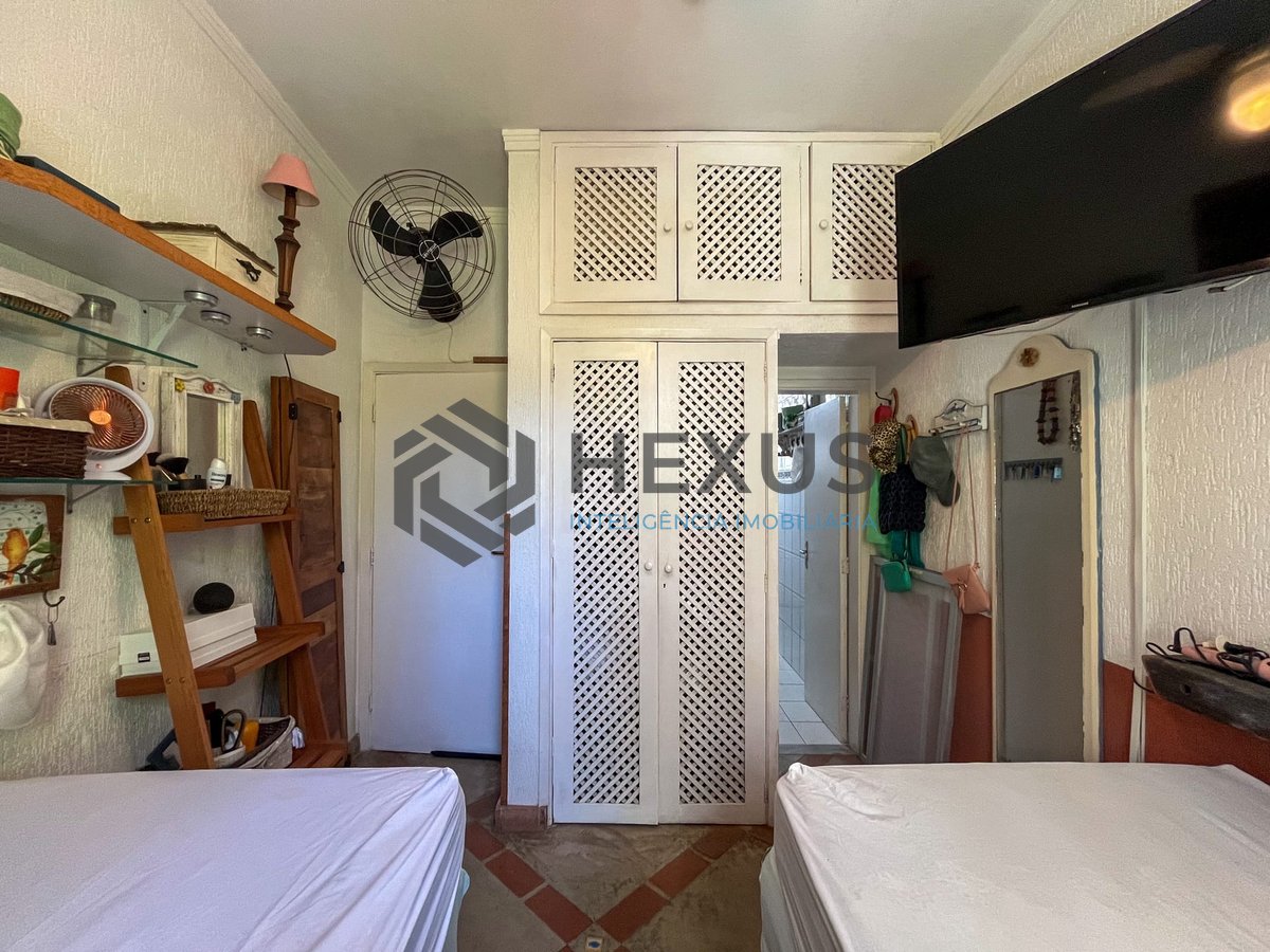 Foto 18 de Apartamento na quadra mar da Praia das Pitangueiras, Guaruja