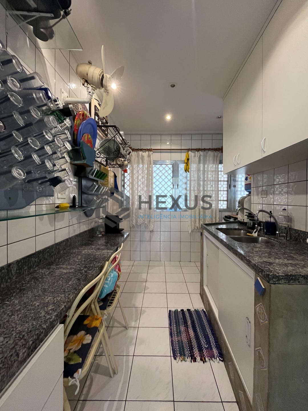 Foto 20 de Apartamento na quadra mar da Praia das Pitangueiras, Guaruja