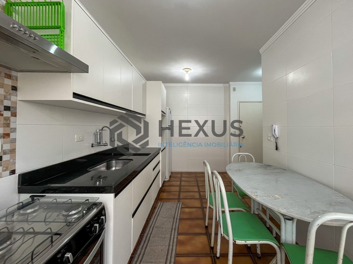 Foto 14 de Apartamento com varanda a uma quadra da Praia das Pitangueiras, Guaruja