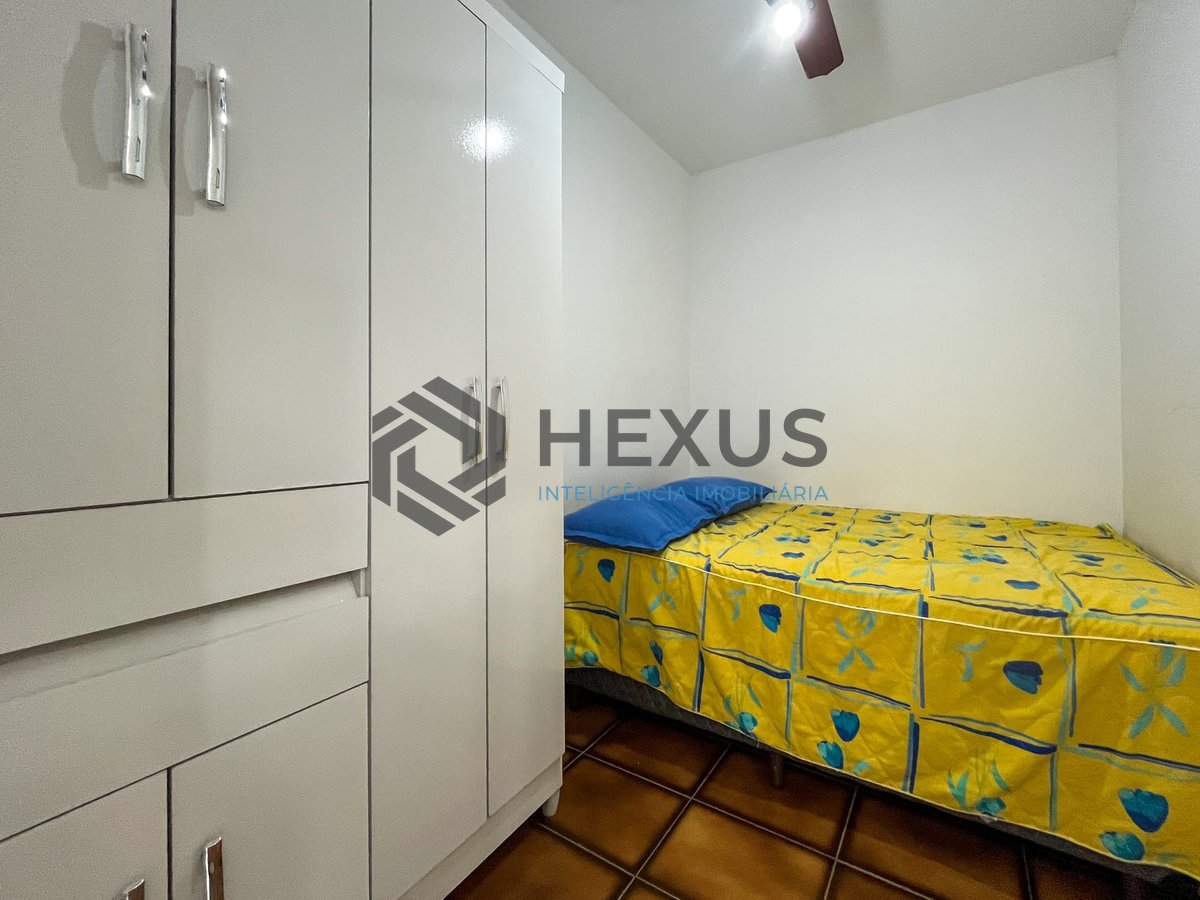 Foto 17 de Apartamento com varanda a uma quadra da Praia das Pitangueiras, Guaruja