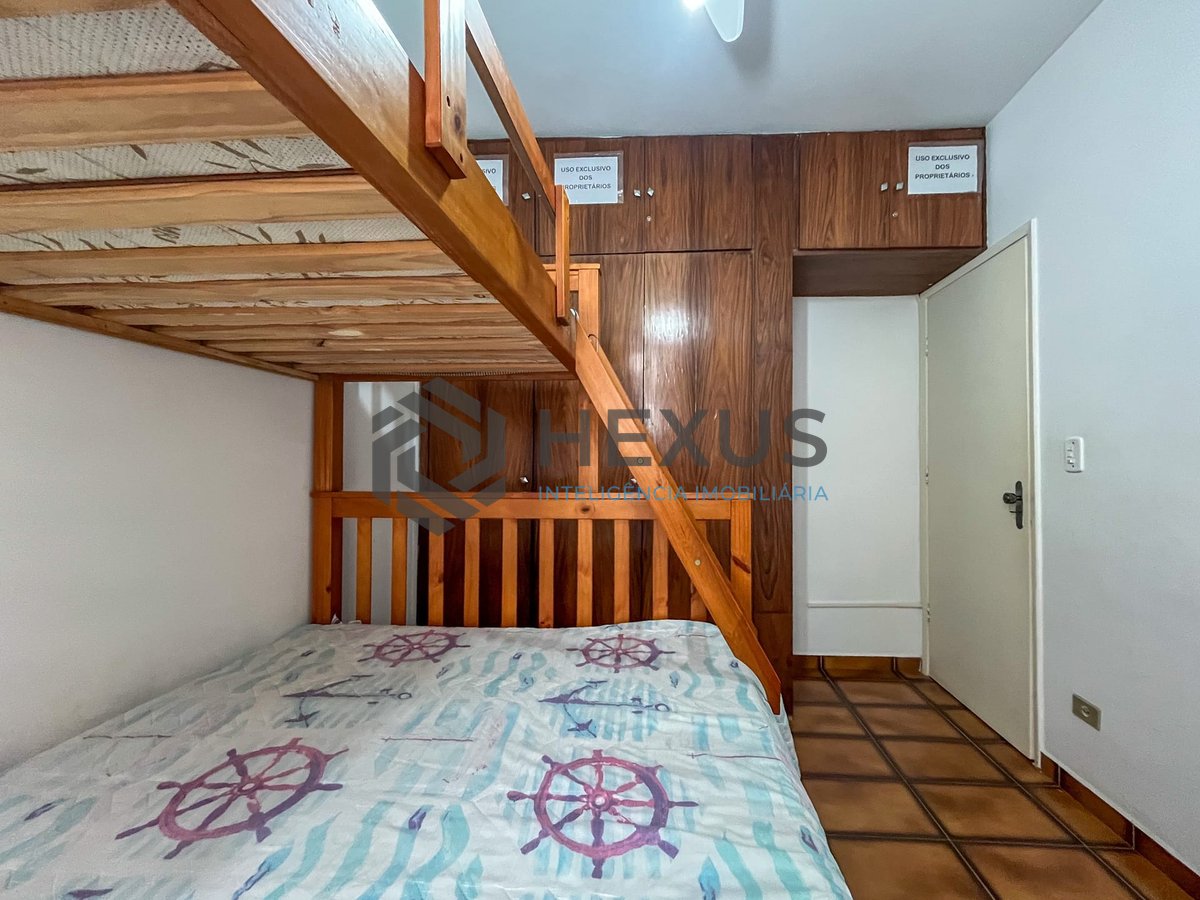 Foto 6 de Apartamento com varanda a uma quadra da Praia das Pitangueiras, Guaruja