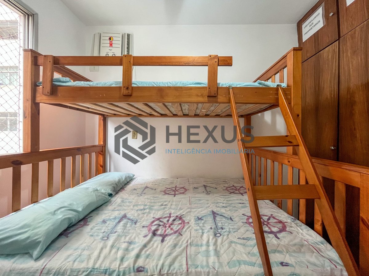 Foto 7 de Apartamento com varanda a uma quadra da Praia das Pitangueiras, Guaruja
