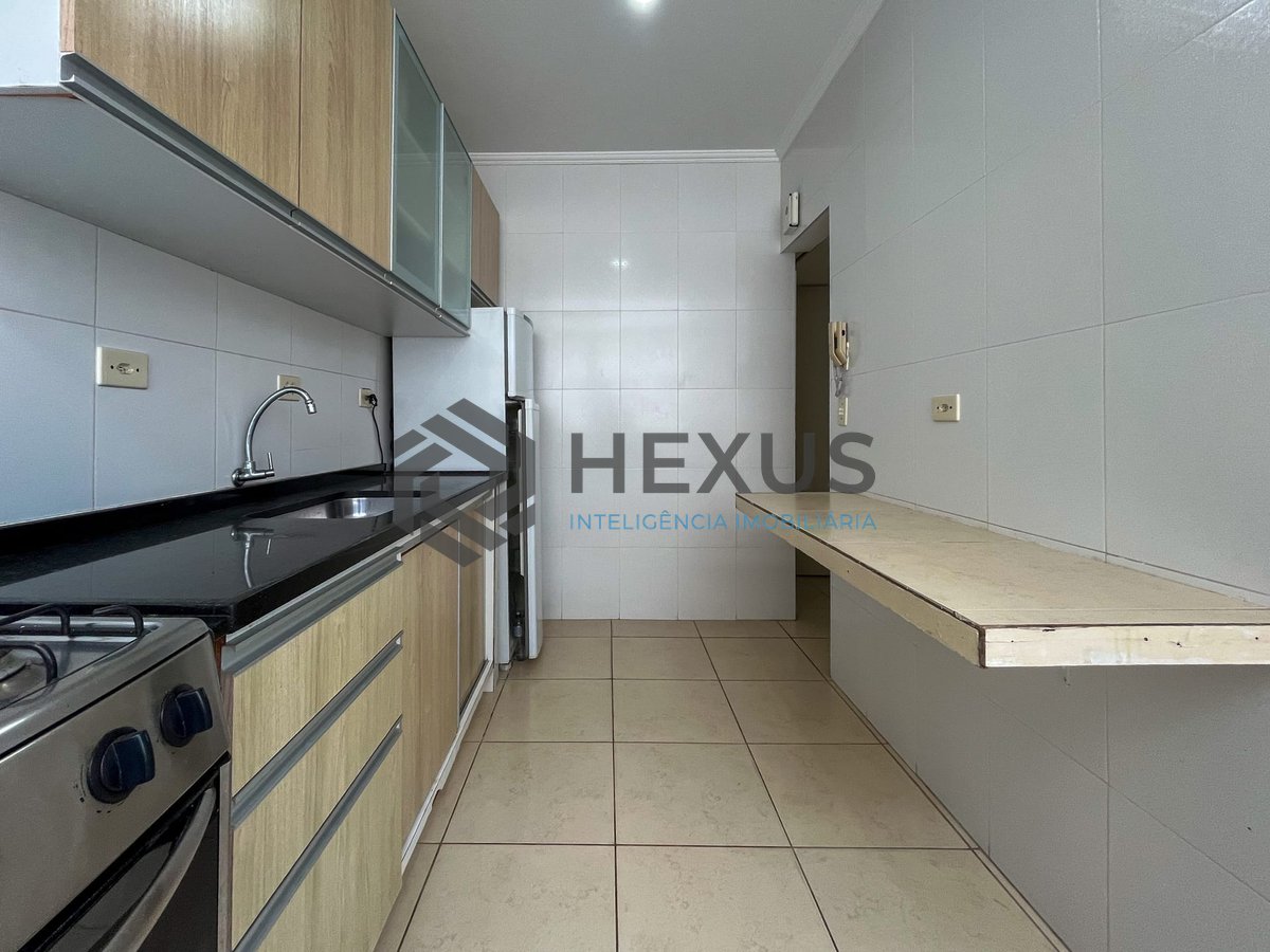 Foto 12 de Apartamento com varanda e kitnet a uma quadra da Praia das Pitangueiras, Guaruja
