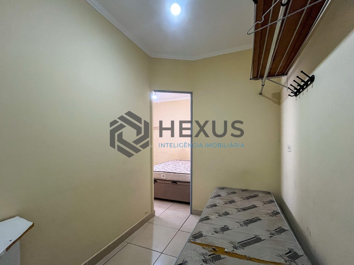 Foto 15 de Apartamento com varanda e kitnet a uma quadra da Praia das Pitangueiras, Guaruja