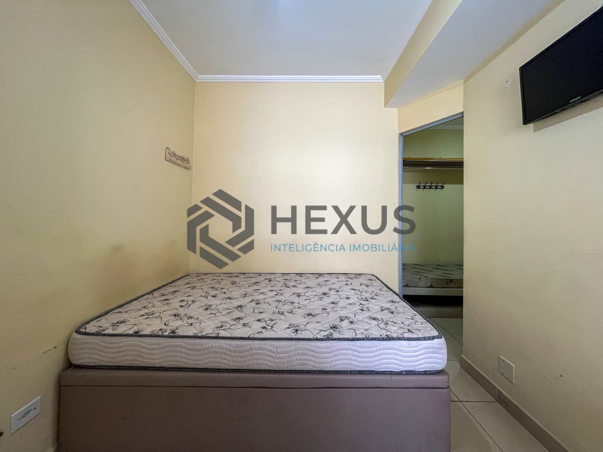 Foto 18 de Apartamento com varanda e kitnet a uma quadra da Praia das Pitangueiras, Guaruja