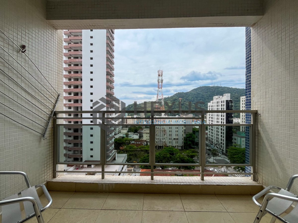 Foto 4 de Apartamento com varanda e kitnet a uma quadra da Praia das Pitangueiras, Guaruja