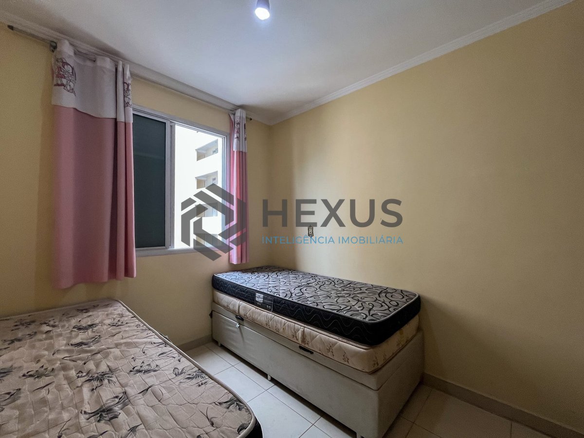 Foto 7 de Apartamento com varanda e kitnet a uma quadra da Praia das Pitangueiras, Guaruja