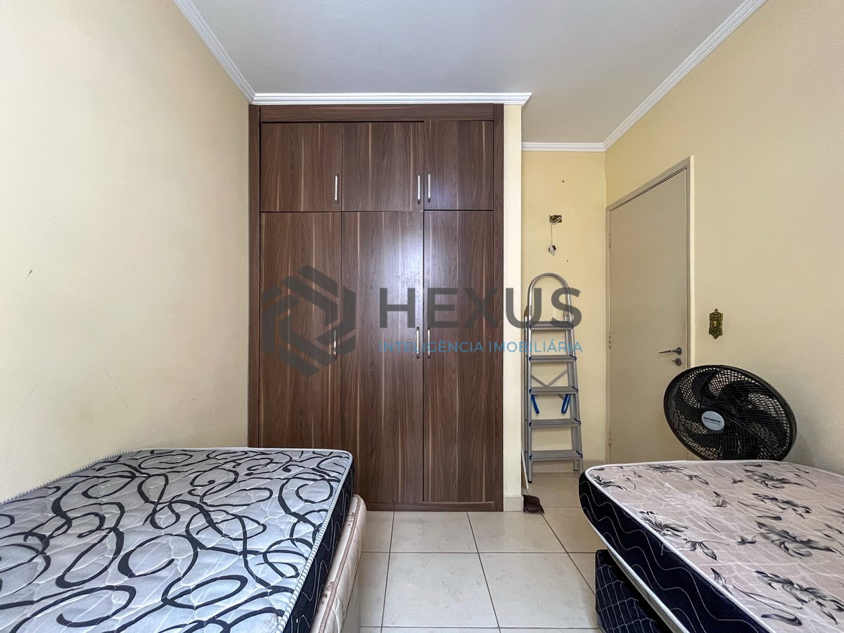 Foto 8 de Apartamento com varanda e kitnet a uma quadra da Praia das Pitangueiras, Guaruja