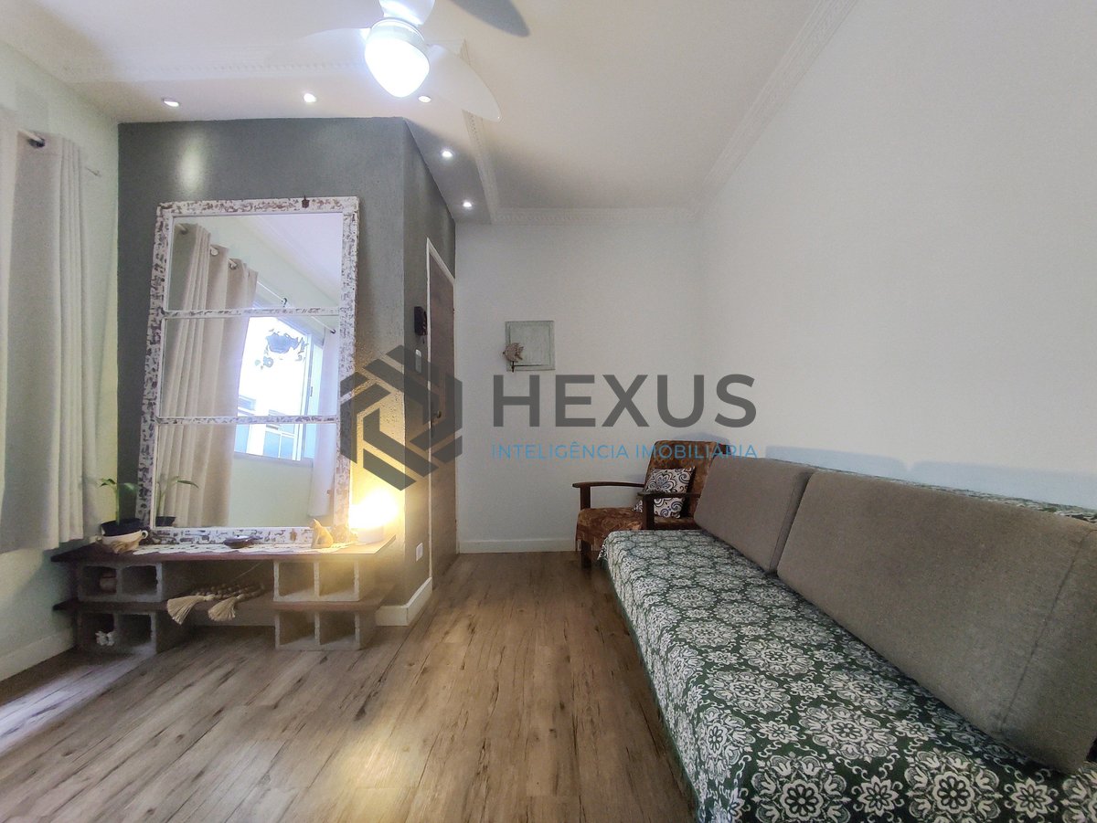 Foto 3 de Apartamento reformado e mobiliado na quadra mar da Praia da Enseada, Guaruja