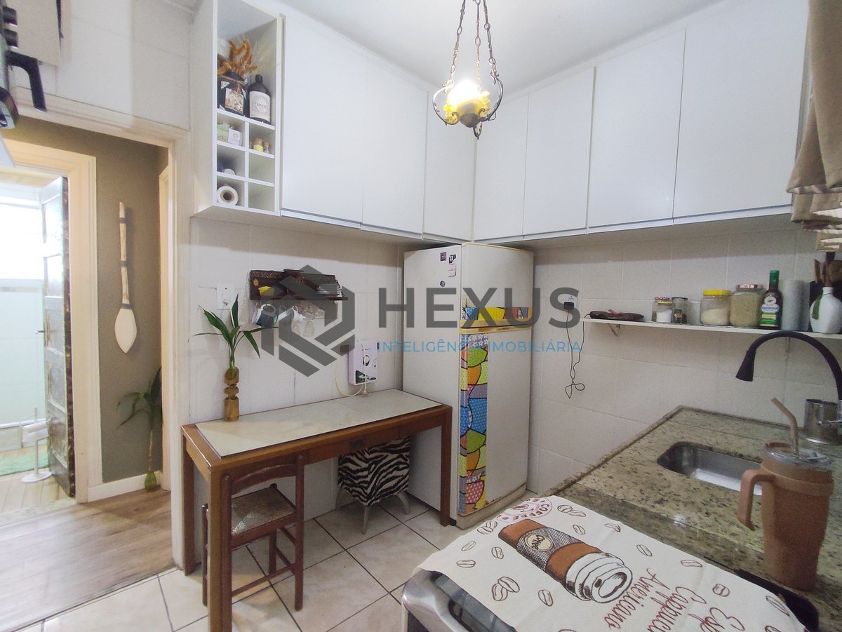 Foto 21 de Apartamento reformado e mobiliado na quadra mar da Praia da Enseada, Guaruja