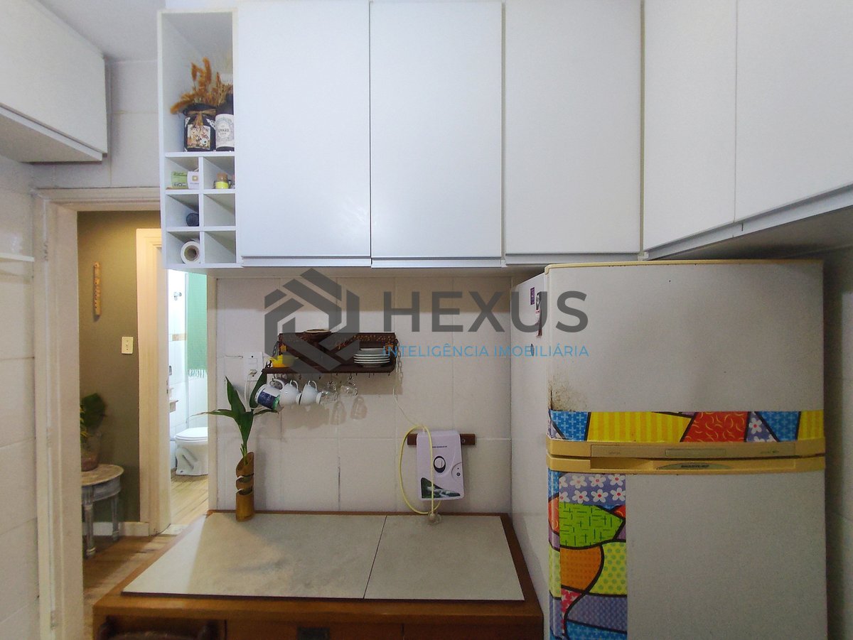 Foto 22 de Apartamento reformado e mobiliado na quadra mar da Praia da Enseada, Guaruja