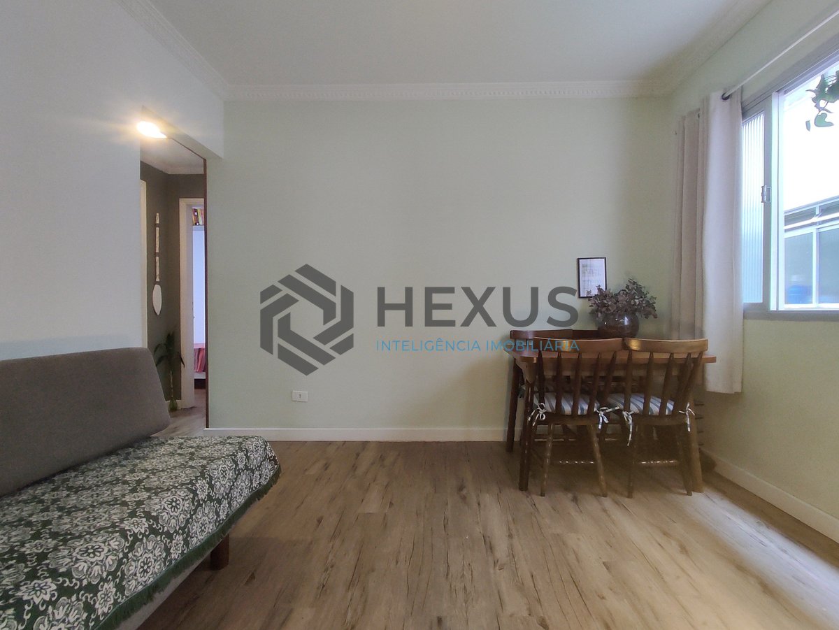 Foto 6 de Apartamento reformado e mobiliado na quadra mar da Praia da Enseada, Guaruja