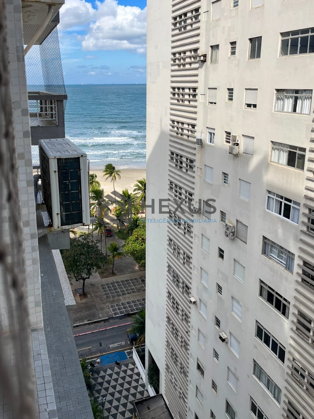 Foto 7 de Apartamento com vista mar na beira mar da Praia das Pitangueiras, Guaruja