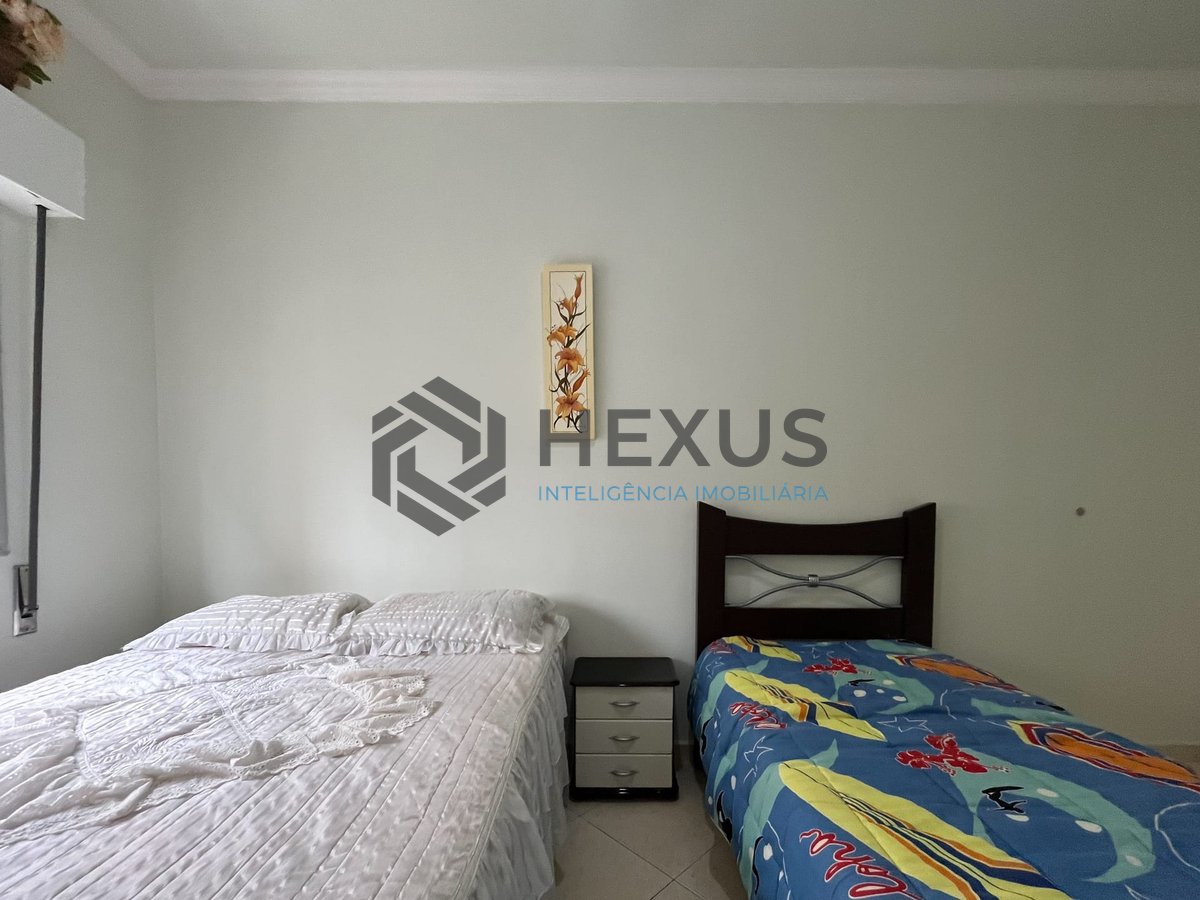 Foto 13 de Apartamento com varanda na quadra mar da Praia das Pitangueiras, Guaruja