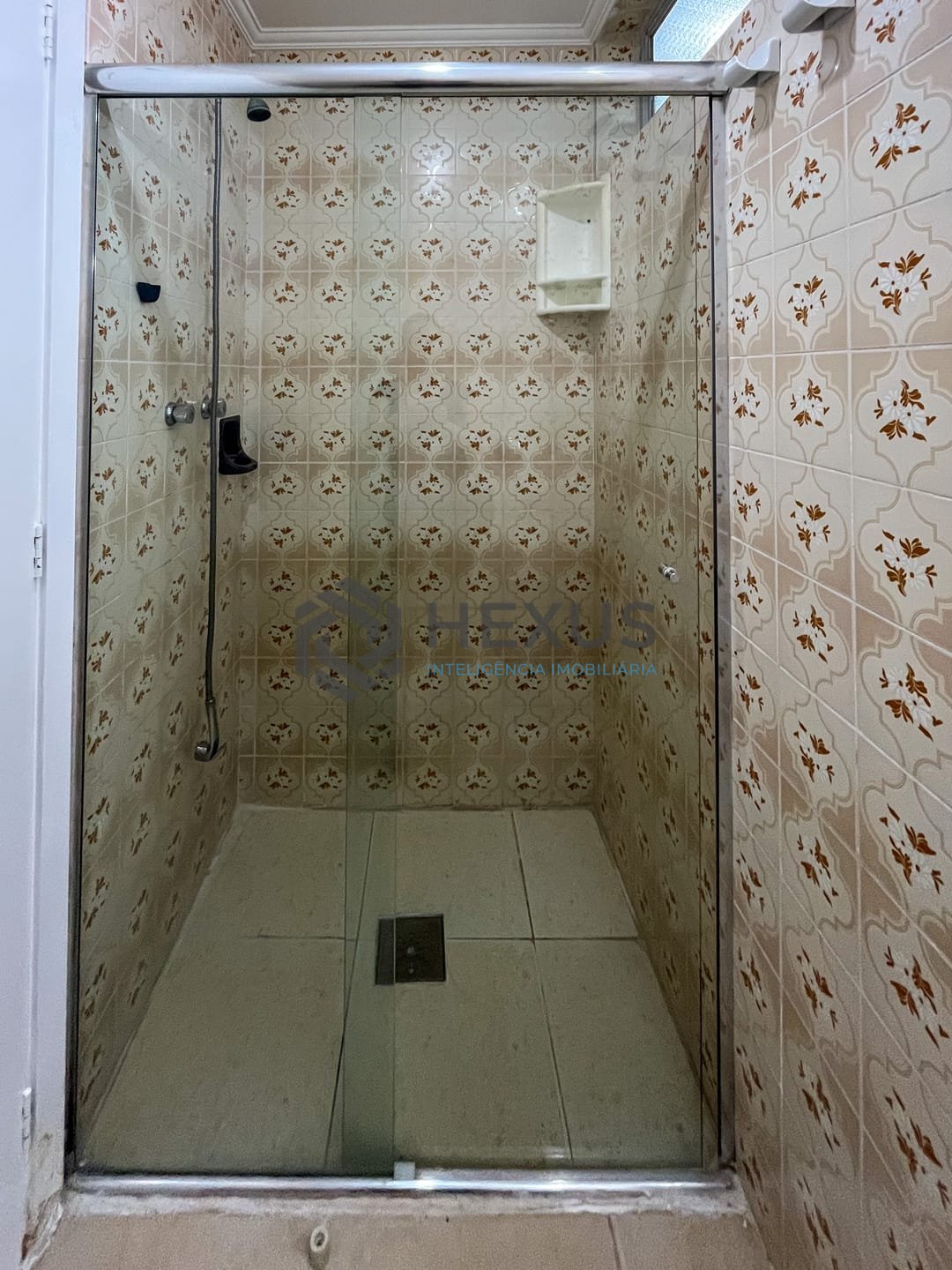 Foto 16 de Apartamento com varanda na quadra mar da Praia das Pitangueiras, Guaruja