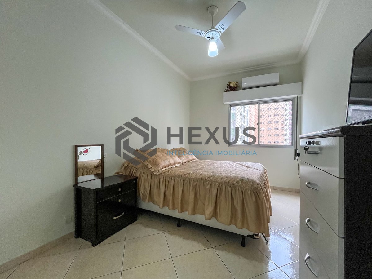 Foto 17 de Apartamento com varanda na quadra mar da Praia das Pitangueiras, Guaruja