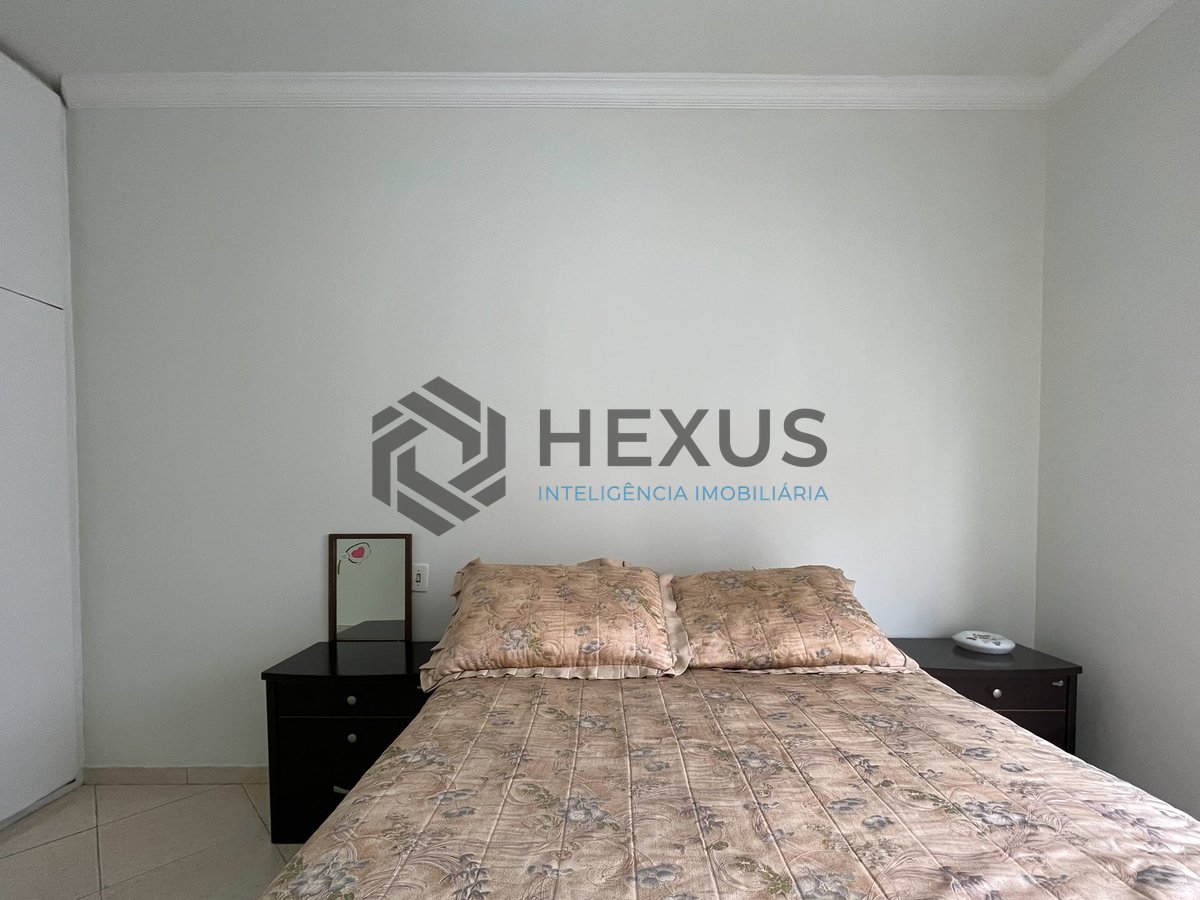 Foto 18 de Apartamento com varanda na quadra mar da Praia das Pitangueiras, Guaruja