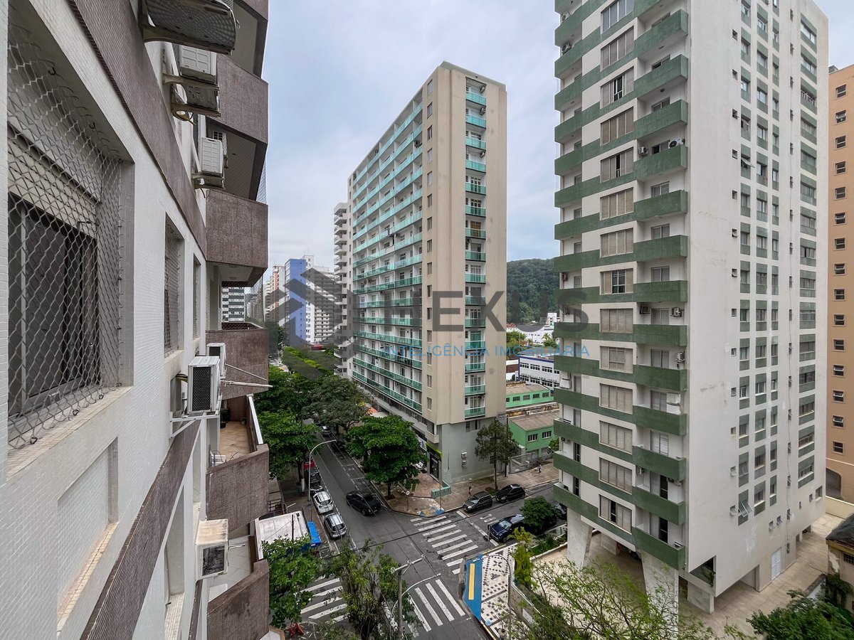 Foto 7 de Apartamento com varanda na quadra mar da Praia das Pitangueiras, Guaruja