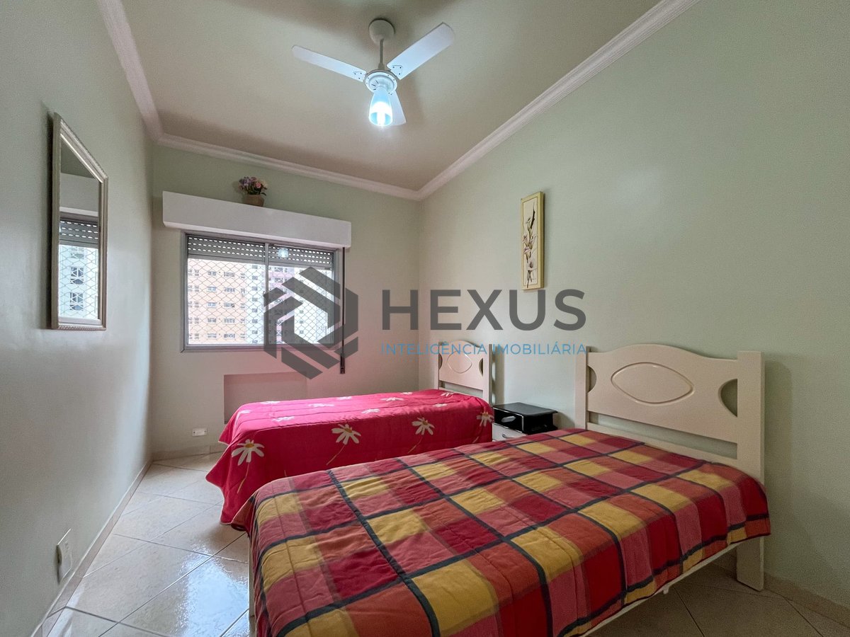 Foto 9 de Apartamento com varanda na quadra mar da Praia das Pitangueiras, Guaruja