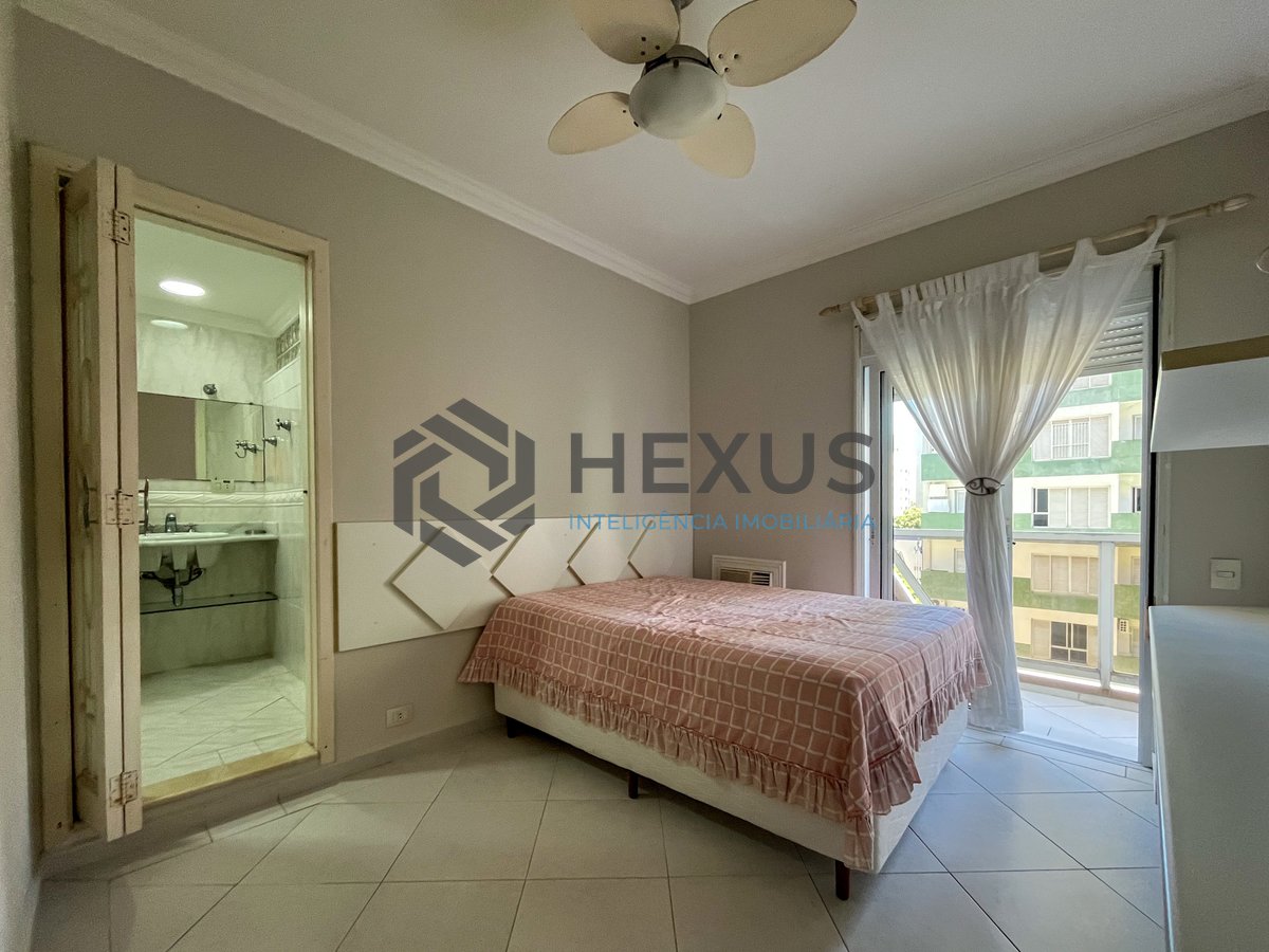 Foto 14 de Apartamento com varanda na beira mar da Praia das Pitangueiras, Guaruja