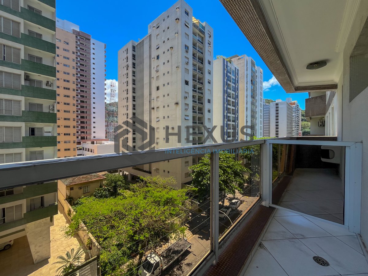 Foto 17 de Apartamento com varanda na beira mar da Praia das Pitangueiras, Guaruja