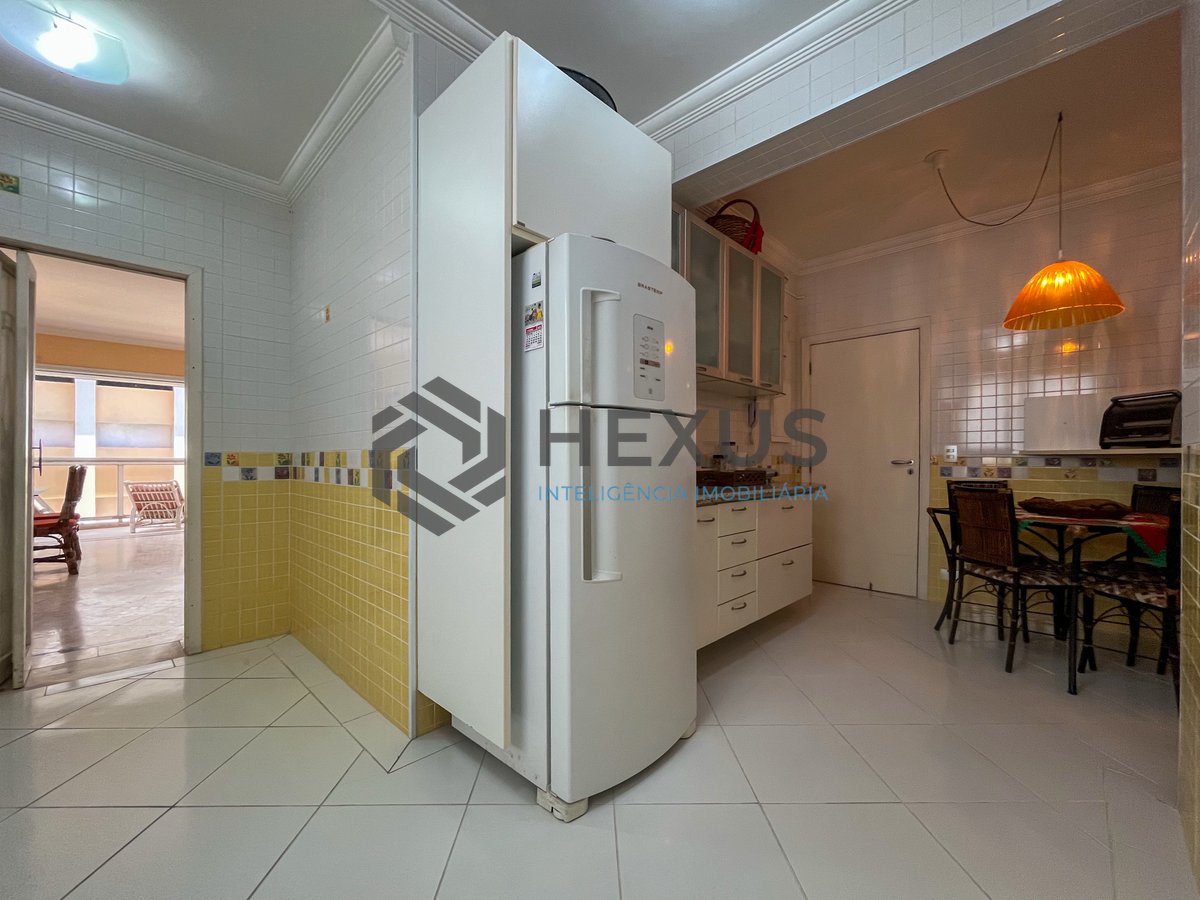 Foto 24 de Apartamento com varanda na beira mar da Praia das Pitangueiras, Guaruja