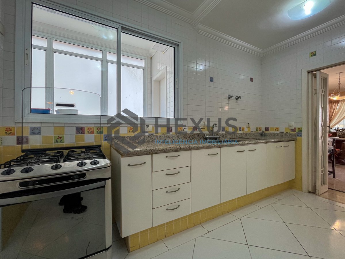 Foto 25 de Apartamento com varanda na beira mar da Praia das Pitangueiras, Guaruja