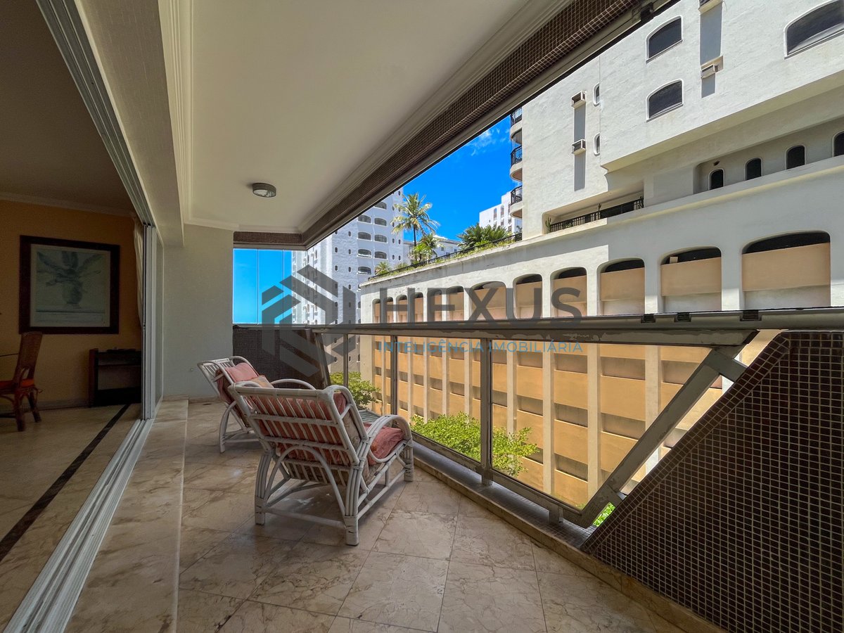 Foto 6 de Apartamento com varanda na beira mar da Praia das Pitangueiras, Guaruja