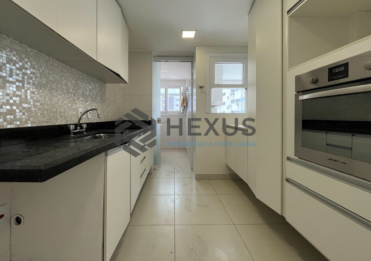 Foto 9 de Apartament garden com varanda gourmet e lazer na quadra mar da Praia das Pitangueiras, Guaruja
