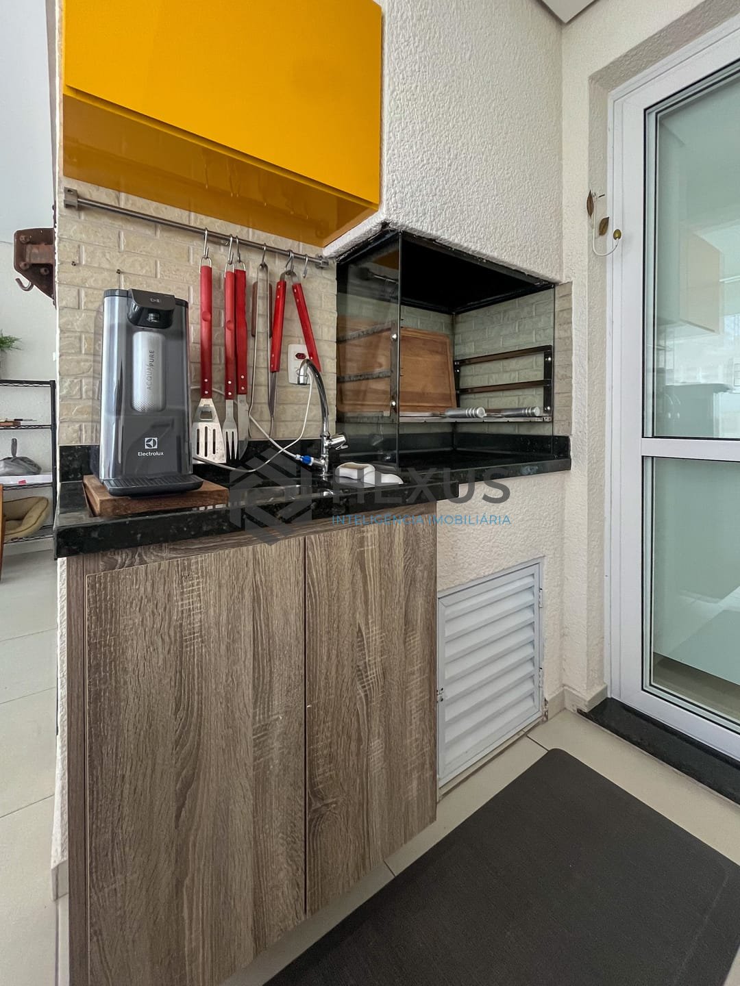 Foto 12 de Apartamento com varanda gourmet, lazer e vista mar na quadra mar da Praia das Pitangueiras, Guaruja