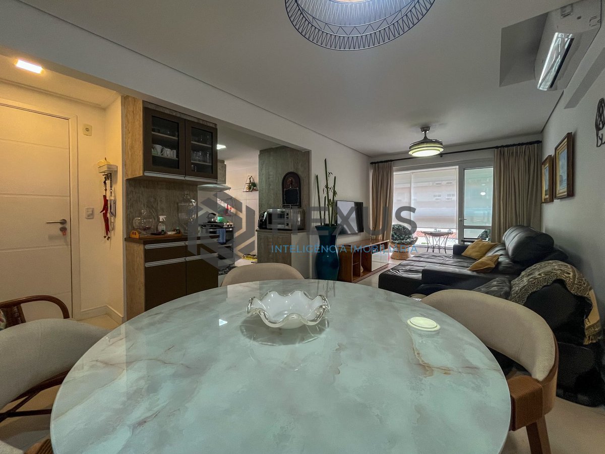 Foto 5 de Apartamento com varanda gourmet, lazer e vista mar na quadra mar da Praia das Pitangueiras, Guaruja
